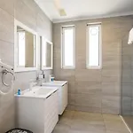 ادا فيلة كوشاداسيه