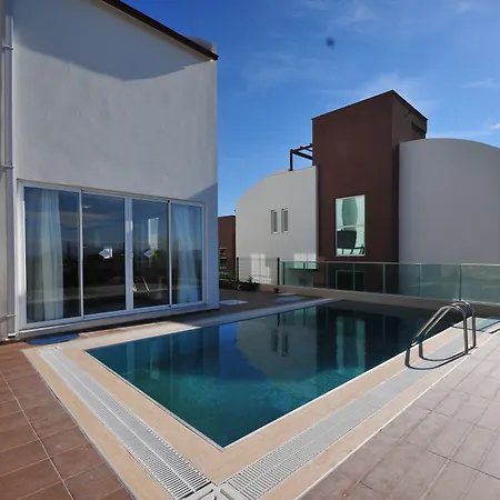 Ada Villa *